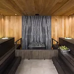 Estonia & 4*
