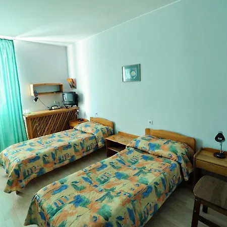 Estonia & Hotel 4*